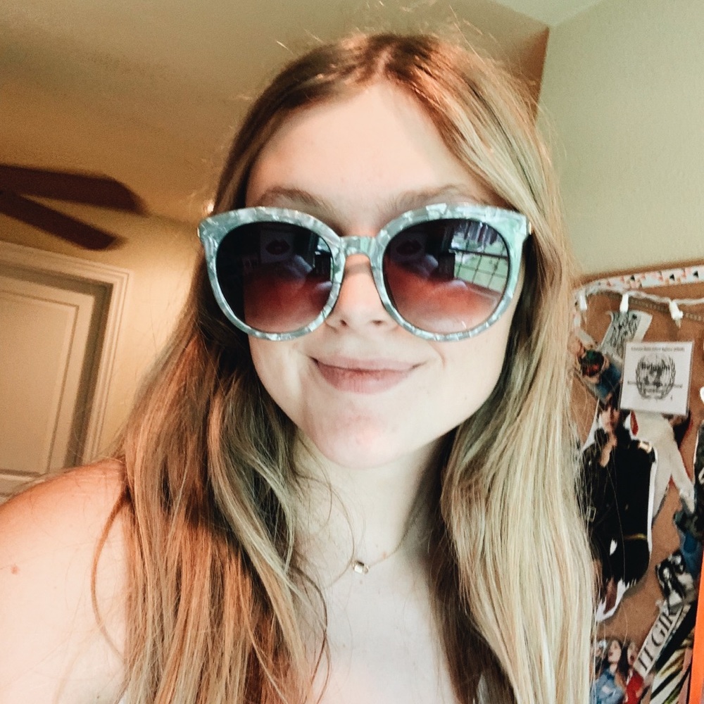 Round frame blue & white sunglasses!!!